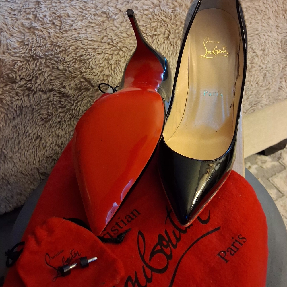 Christian Louboutin Black Patent Leather Pointed-Toe Pumps with Red Soles - Picture 2 of 6